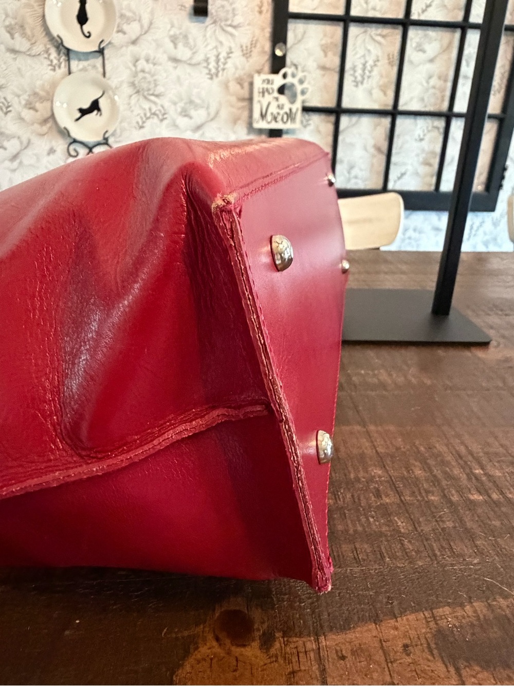 Italian Red Leather Tote Bag - Classic Women's Shoulder Bag GUC - Picture 5 of 8